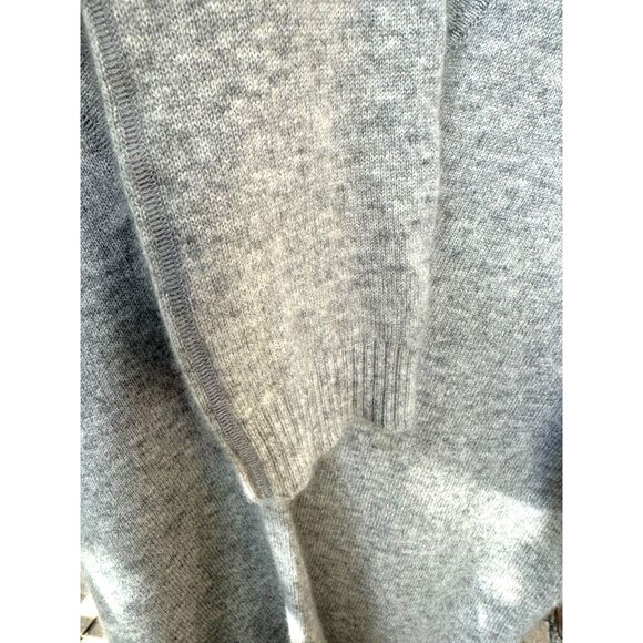 Tony Melillo Light Grey 100% Cashmere V-neck Long Sleeve Knit Sweater Size L ATM - Picture 7 of 8